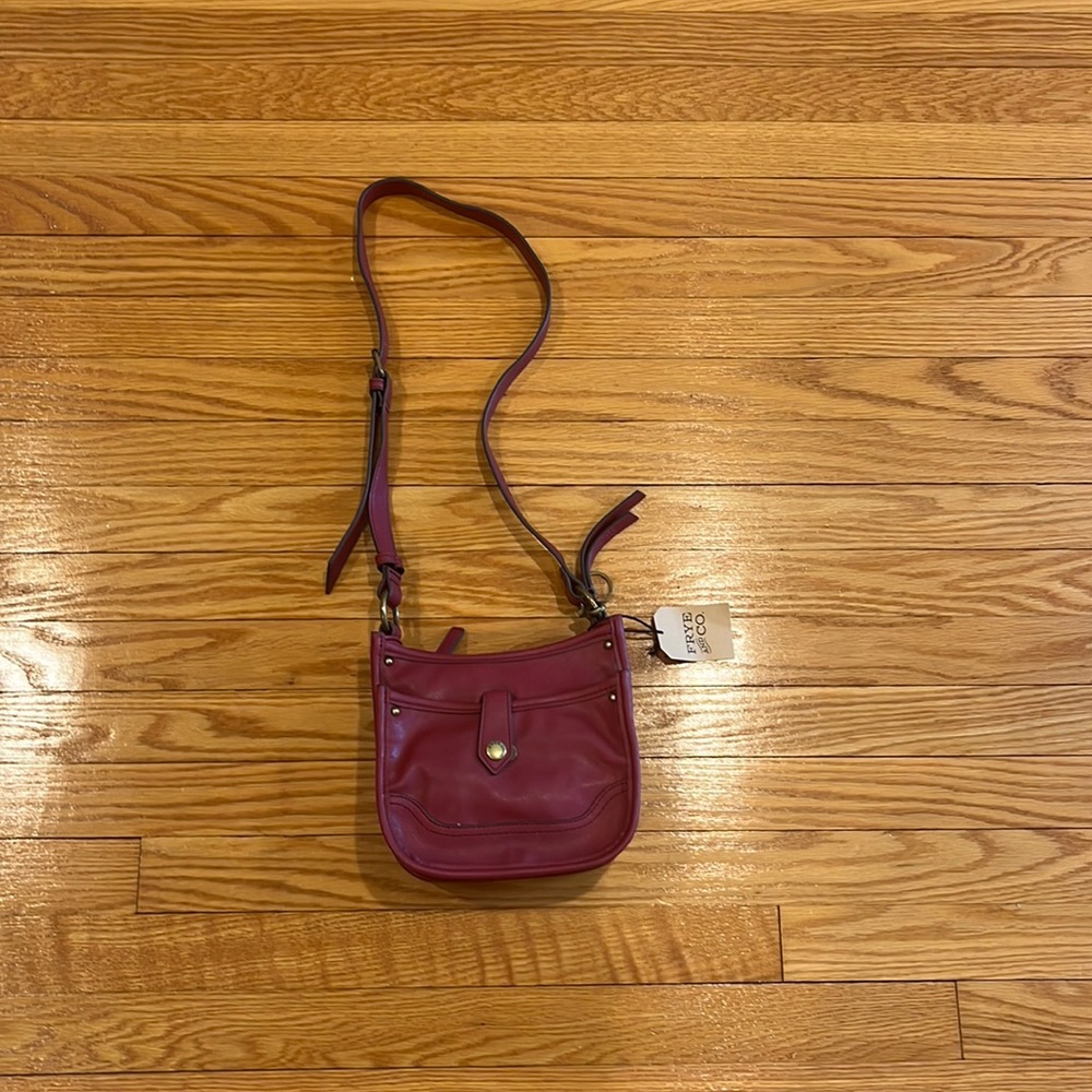 Red and Gold Frye and Co cross-body bag.